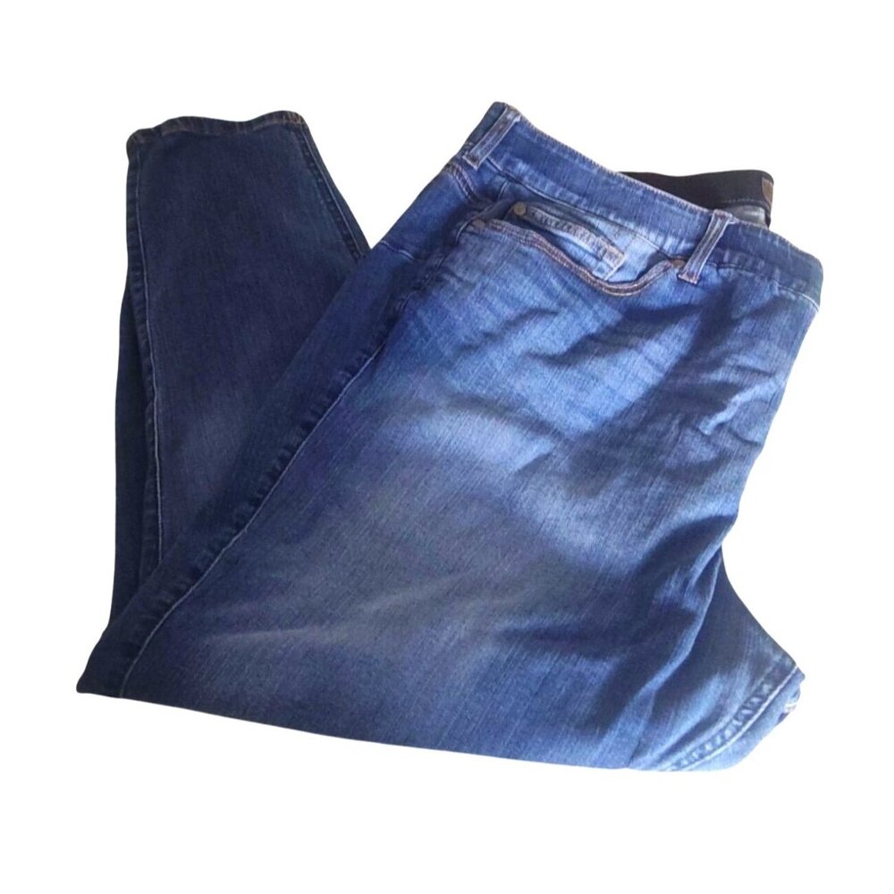 Torrid Bombshell Women's 26R Blue Denim Jeans Premium Stretch Straight Fit